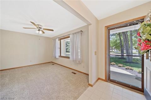 7280 Sandtree Ln, Mentor, OH 44060 photo 5