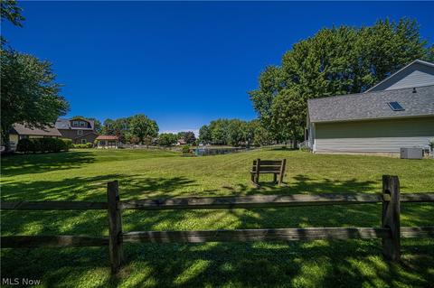 7280 Sandtree Ln, Mentor, OH 44060 photo 4