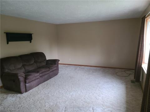 36920 Opal Dr, Barnesville, OH 43713 photo 4