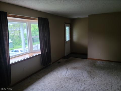 36920 Opal Dr, Barnesville, OH 43713 photo 5