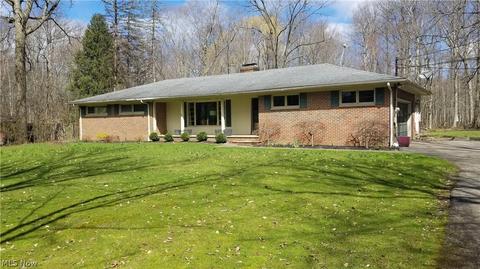 8716 E Craig Dr, Chagrin Falls, OH 44023 photo 1