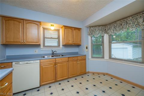 5202 Albertly Ave, Parma, OH 44134 photo 9