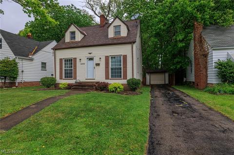 5202 Albertly Ave, Parma, OH 44134 photo 2