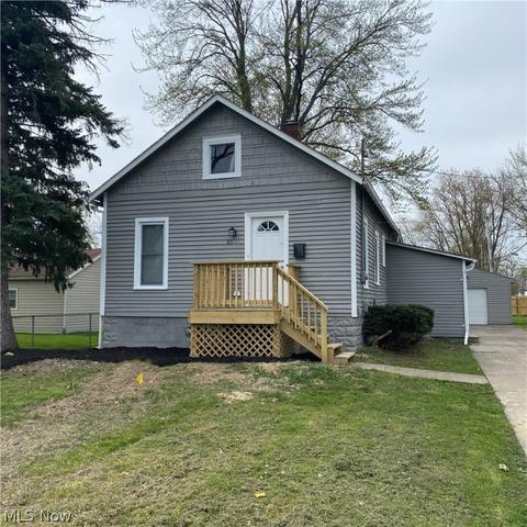 811 Sycamore St, Elyria, OH 44035 photo 1