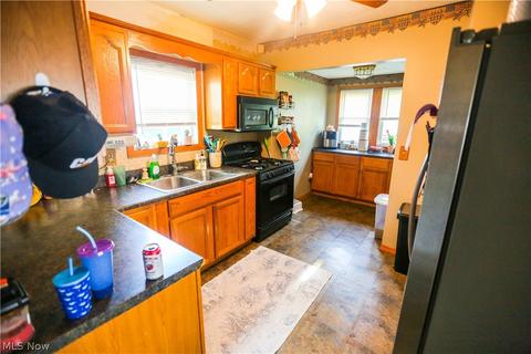 312 Ohio St, Elyria, OH 44035 photo 4