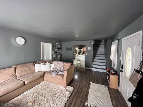213 9th St, Elyria, OH 44035 photo 5