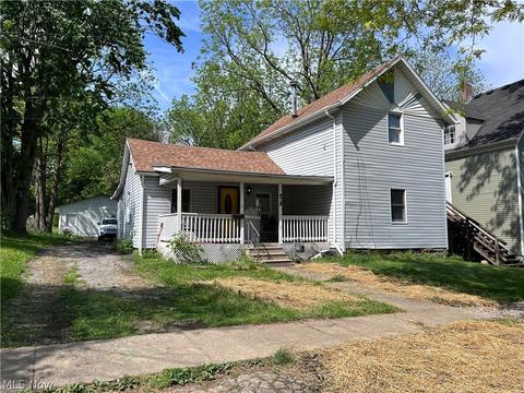 213 9th St, Elyria, OH 44035 photo 1
