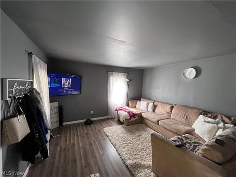 213 9th St, Elyria, OH 44035 photo 6
