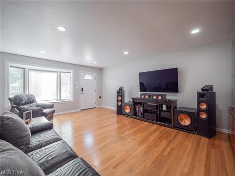 5720 Sequoia Dr, Parma, OH 44134 photo 5