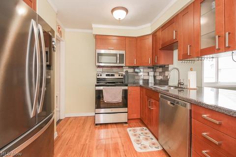 29962 Elgin Rd, Wickliffe, OH 44092 photo 3