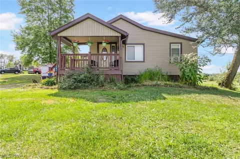 2425 Miday Ave NE, East Canton, OH 44730