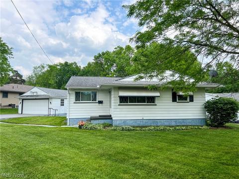 27 Andrea Blvd, Niles, OH 44446 photo 1