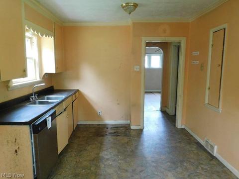 4042 N Bend Rd, Ashtabula, OH 44004 photo 8
