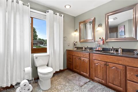 153 Buckingham Dr, Elyria, OH 44035 photo 18