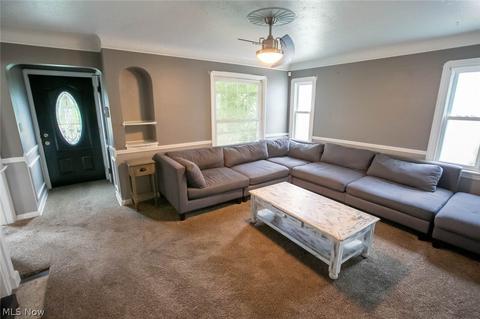 4702 Pershing Ave, Parma, OH 44134 photo 5