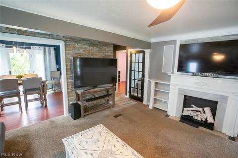4702 Pershing Ave, Parma, OH 44134 photo 6