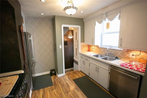 4702 Pershing Ave, Parma, OH 44134 photo 9