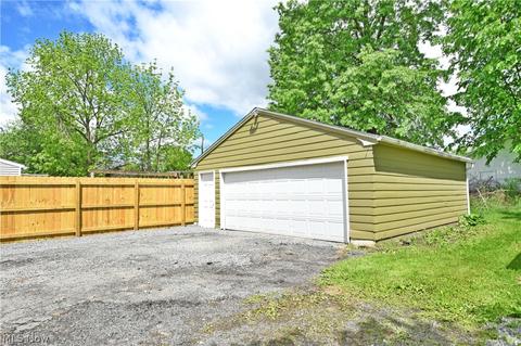 32 Franklin Ave, Niles, OH 44446 photo 2