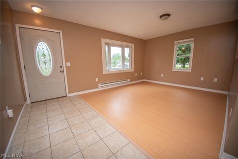1714 Abbe Rd S, Elyria, OH 44035 photo 4