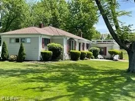 6230 Francis Ave, Ashtabula, OH 44004 photo 2