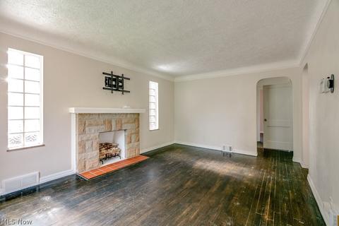 5811 Gilbert Ave, Parma, OH 44129 photo 6