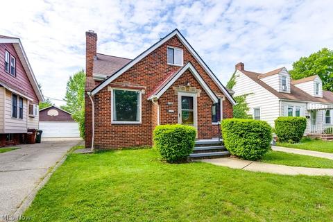 5811 Gilbert Ave, Parma, OH 44129 photo 2