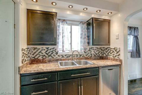 5811 Gilbert Ave, Parma, OH 44129 photo 13