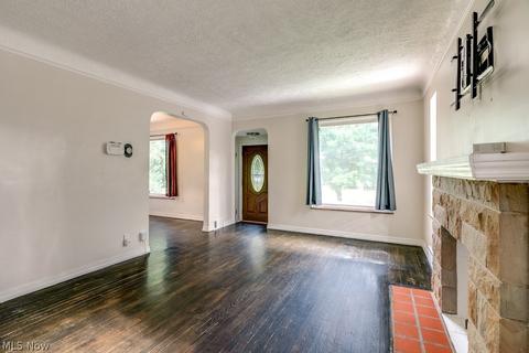 5811 Gilbert Ave, Parma, OH 44129 photo 5