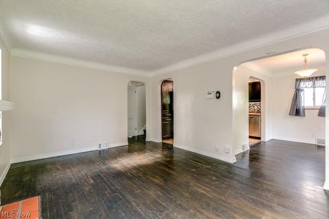 5811 Gilbert Ave, Parma, OH 44129 photo 7