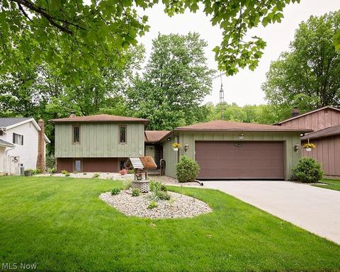 974 Bennett Dr, Elyria, OH 44035 photo 1