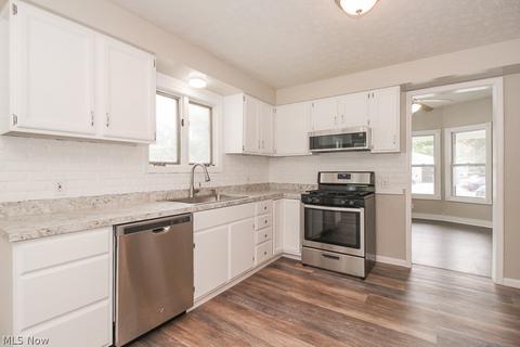 41854 Adelbert St, Elyria, OH 44035 photo 8