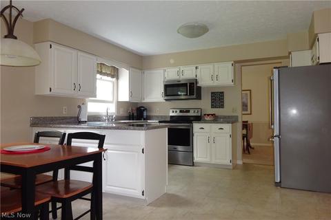 6003 Ely Vista Dr, Parma, OH 44129 photo 11