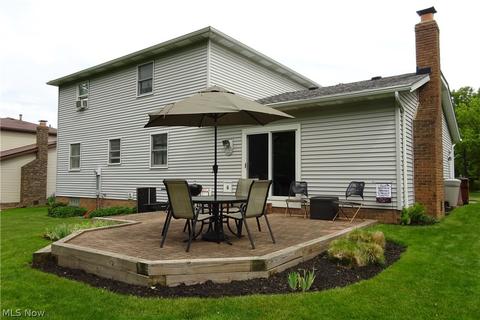 6003 Ely Vista Dr, Parma, OH 44129 photo 2