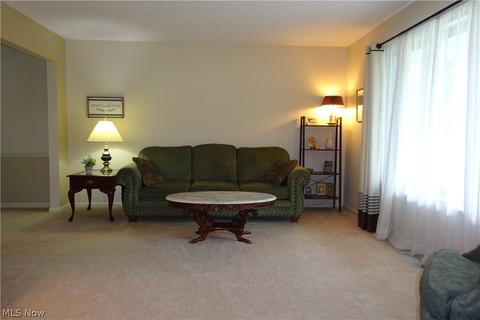 6003 Ely Vista Dr, Parma, OH 44129 photo 3