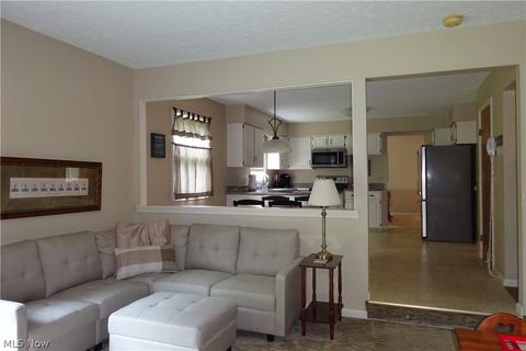 6003 Ely Vista Dr, Parma, OH 44129 photo 10