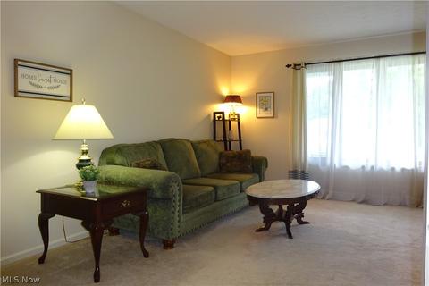6003 Ely Vista Dr, Parma, OH 44129 photo 4