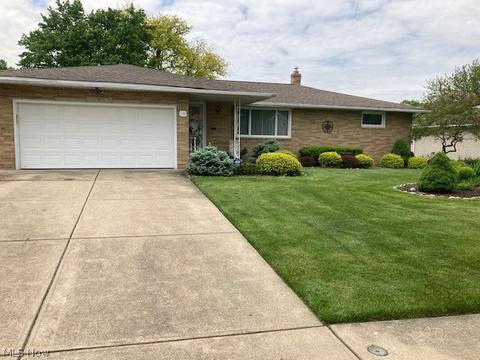 7269 Barton Cir, Parma, OH 44129 photo 19