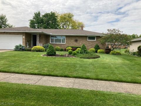 7269 Barton Cir, Parma, OH 44129 photo 15