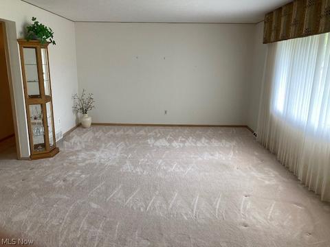 7269 Barton Cir, Parma, OH 44129 photo 10