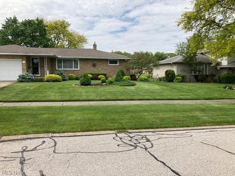 7269 Barton Cir, Parma, OH 44129 photo 21