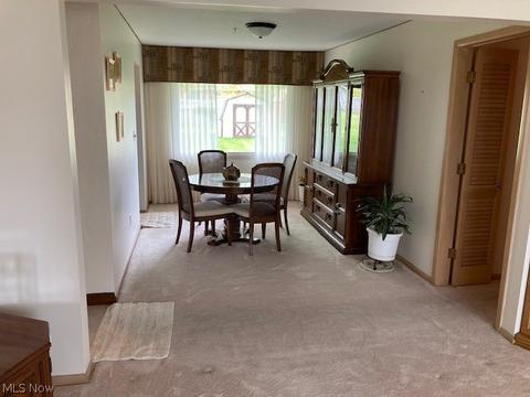 7269 Barton Cir, Parma, OH 44129 photo 9