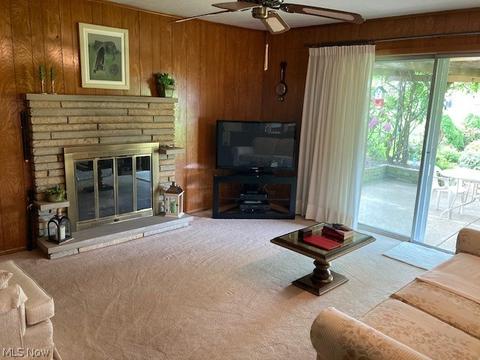 7269 Barton Cir, Parma, OH 44129 photo 2