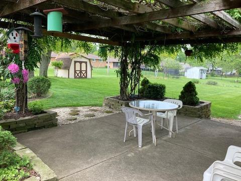 7269 Barton Cir, Parma, OH 44129 photo 6