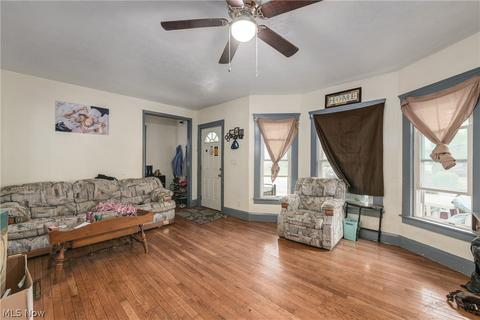 252 13th St, Elyria, OH 44035 photo 5