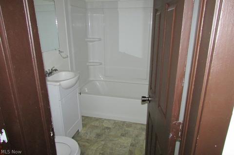 6122 Gateway Blvd S, Elyria, OH 44035 photo 5