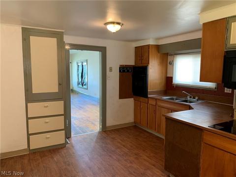 1650 Walnut Blvd, Ashtabula, OH 44004 photo 8