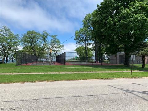 1650 Walnut Blvd, Ashtabula, OH 44004 photo 4