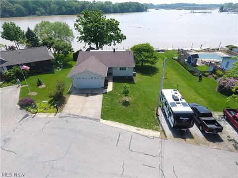 1204 Riverside Dr, Huron, OH 44839 photo 1