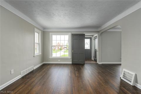 6313 Ackley Rd, Parma, OH 44129 photo 11