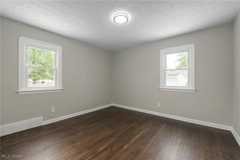 6313 Ackley Rd, Parma, OH 44129 photo 18
